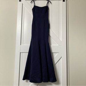 New La Femme trumpet gown formal special occasions dress navy blue size 0